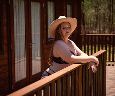 Country Goddess outdoor boudoir set - alternate view