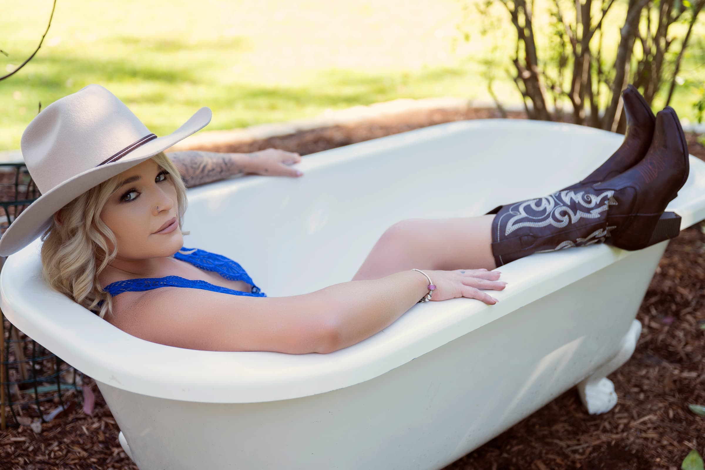 Country Goddess outdoor boudoir session - rustic Australian countryside photography Brisbane