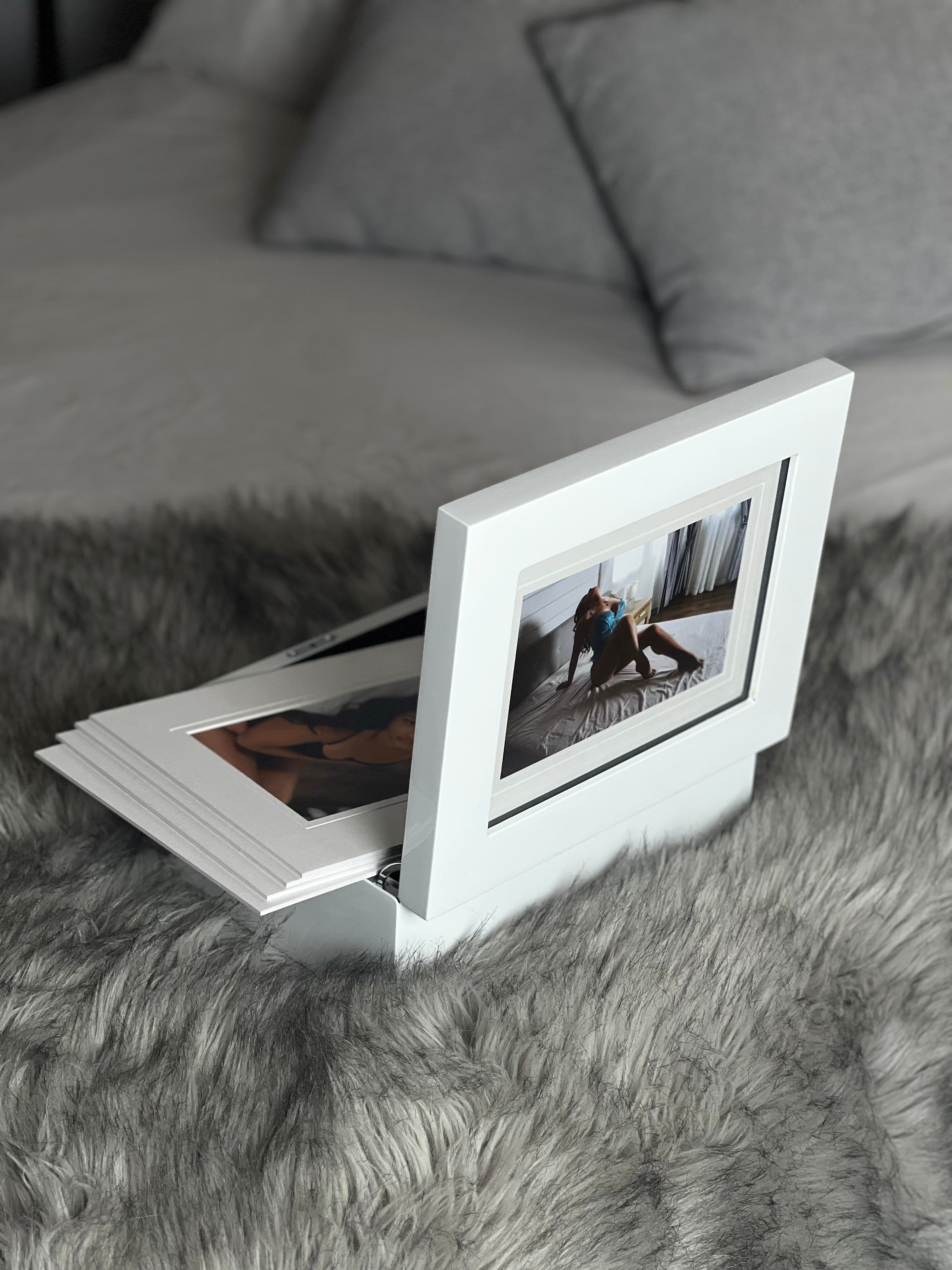 Magnetic folio box with glass window for boudoir matted prints