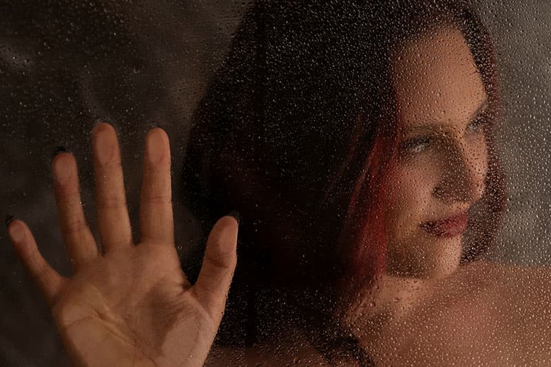 H₂GLOW water boudoir photography - luxury bathtub and shower sessions Brisbane