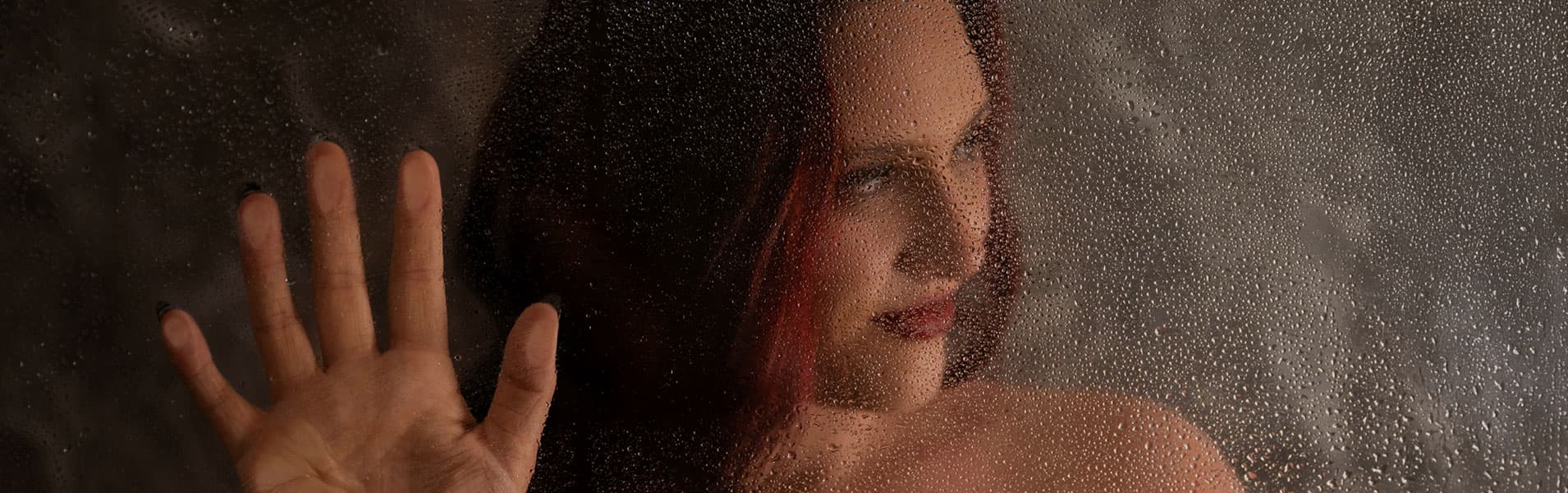 H₂GLOW water boudoir photography - luxury bathtub and shower sessions Brisbane