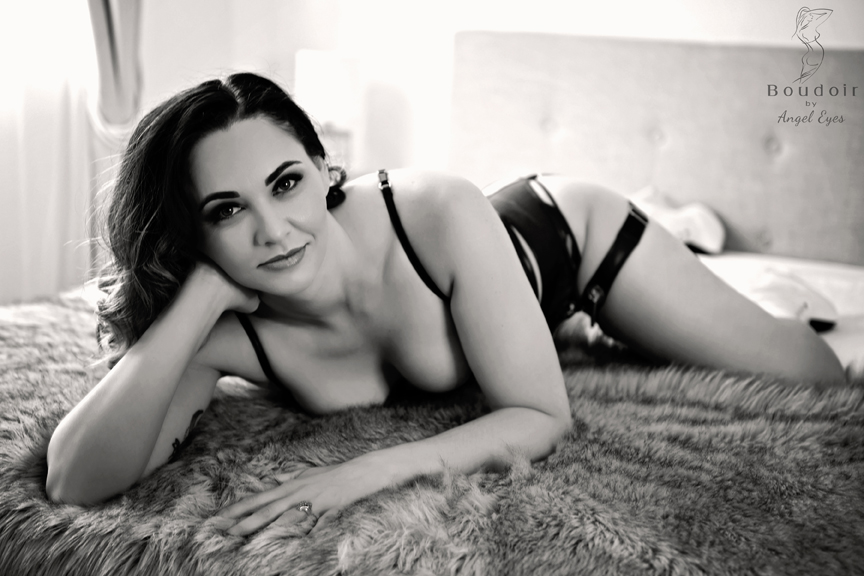 ir black outfit with boudoir photographer Gold Coast